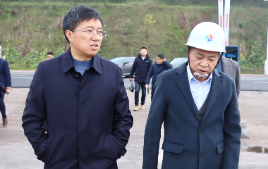 南溪區(qū)委書記、南溪經(jīng)開區(qū)黨工委書記劉剛率隊調(diào)研遠(yuǎn)東股份宜賓智能產(chǎn)業(yè)園