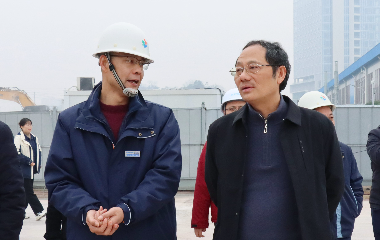 靠前服務(wù)強(qiáng)保障?政企協(xié)同促發(fā)展|南溪區(qū)副區(qū)長(zhǎng)向冰率隊(duì)赴遠(yuǎn)東股份宜賓智能產(chǎn)業(yè)園開(kāi)展專(zhuān)項(xiàng)調(diào)研