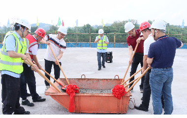 喜封金頂！宜賓遠東電纜二期交聯(lián)機主機樓圓滿封頂，產(chǎn)能升級再啟新程。